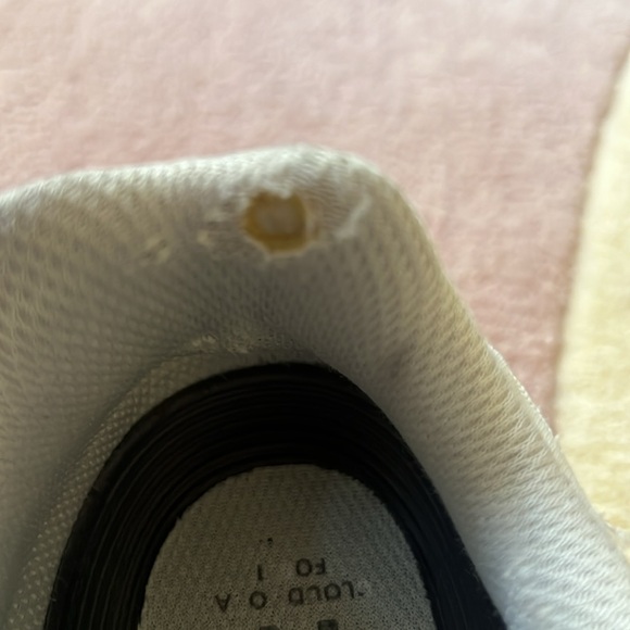 ON Running Cloudnova Form - Picture 11 of 11